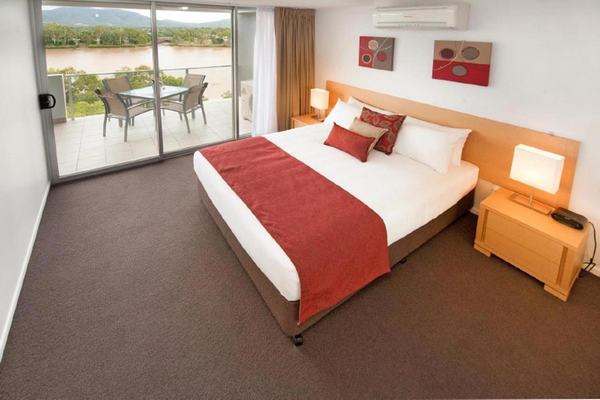 Edge Apartment Hotel Rockhampton Esterno foto